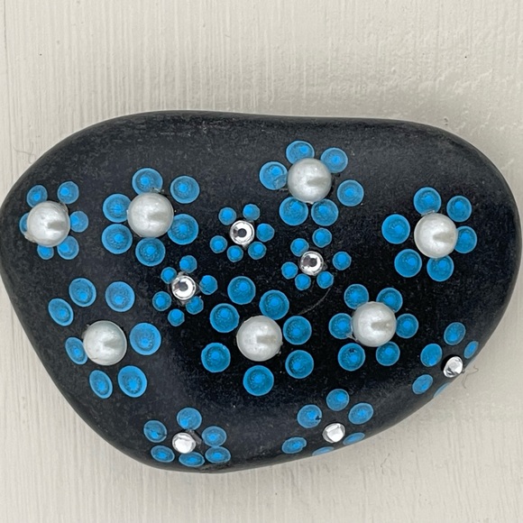 Bedazzled Rock Art - Picture 4 of 5